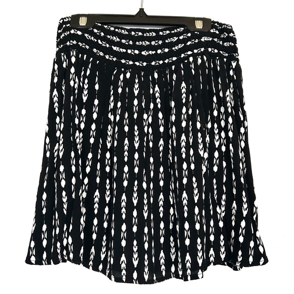 Garage Black and White Feather Design Skirt Elastic Waist Spring Summer Boho S - Picture 7 of 14